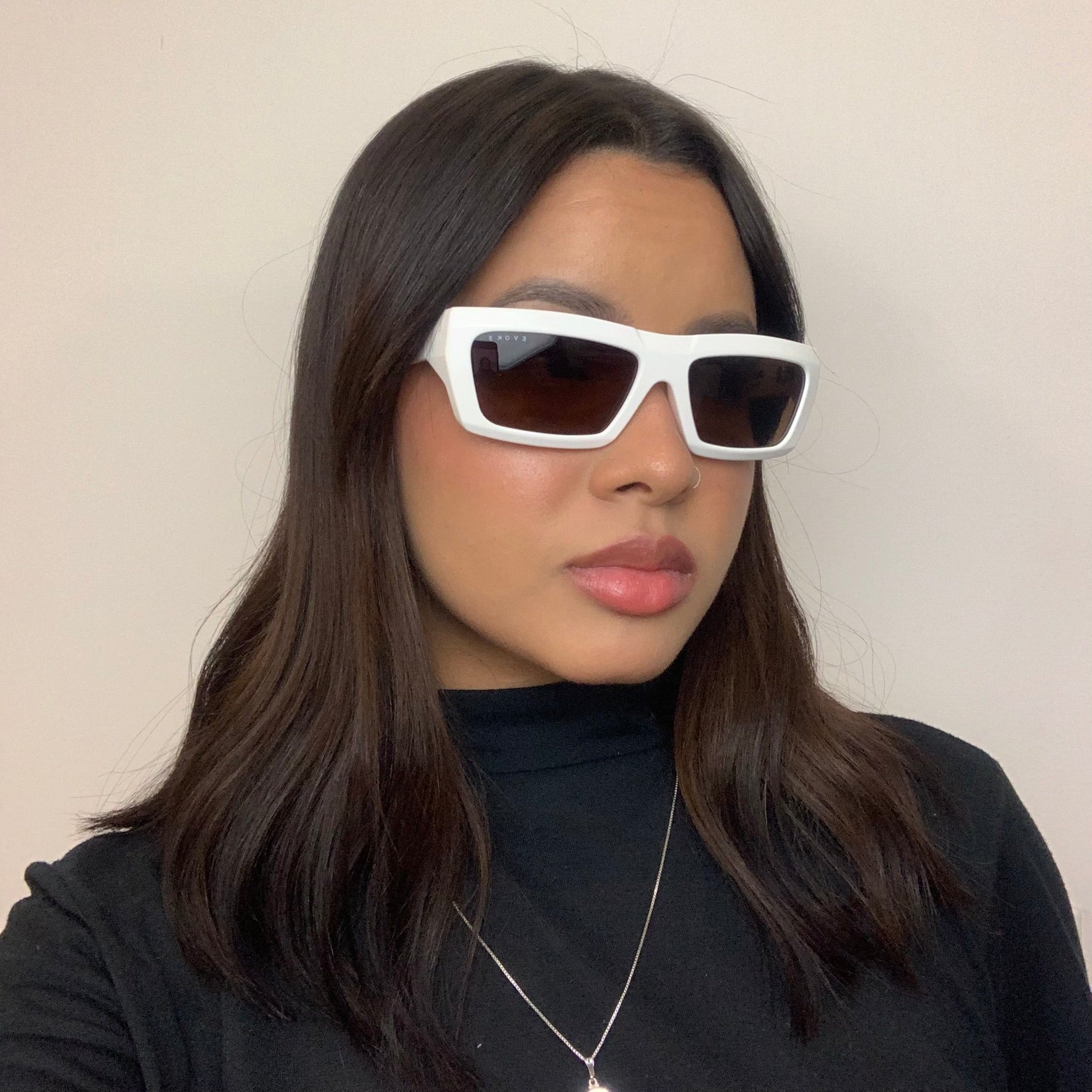 Evoke Outlaw High-end B01T White Shine Black Brown Gradient - Lente 56 MM - Sol