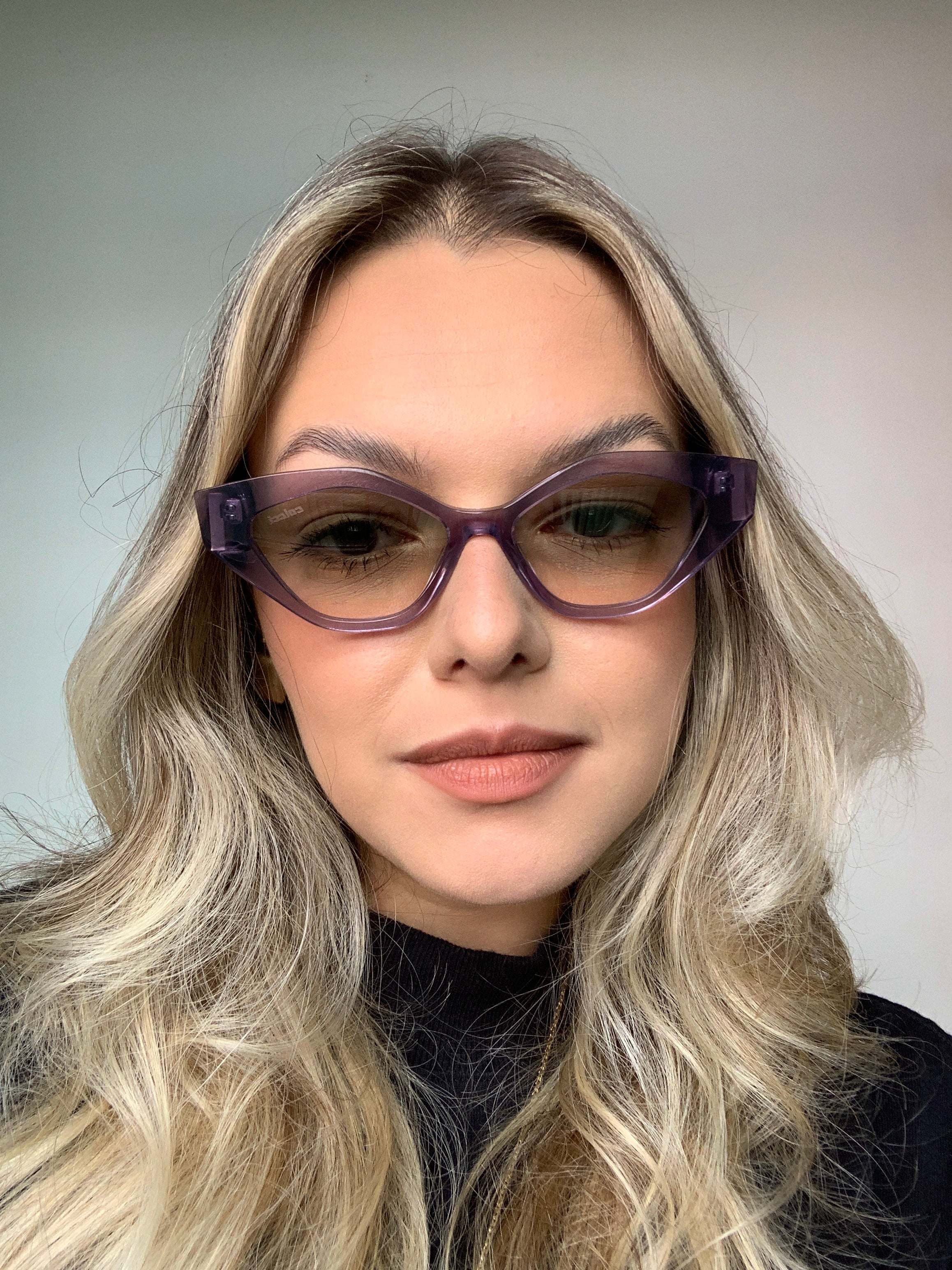 Colcci Camila Queiroz Soho Roxo Translúcido Brilho/ Amarelo Degradê - Lente 5,2cm - Sol