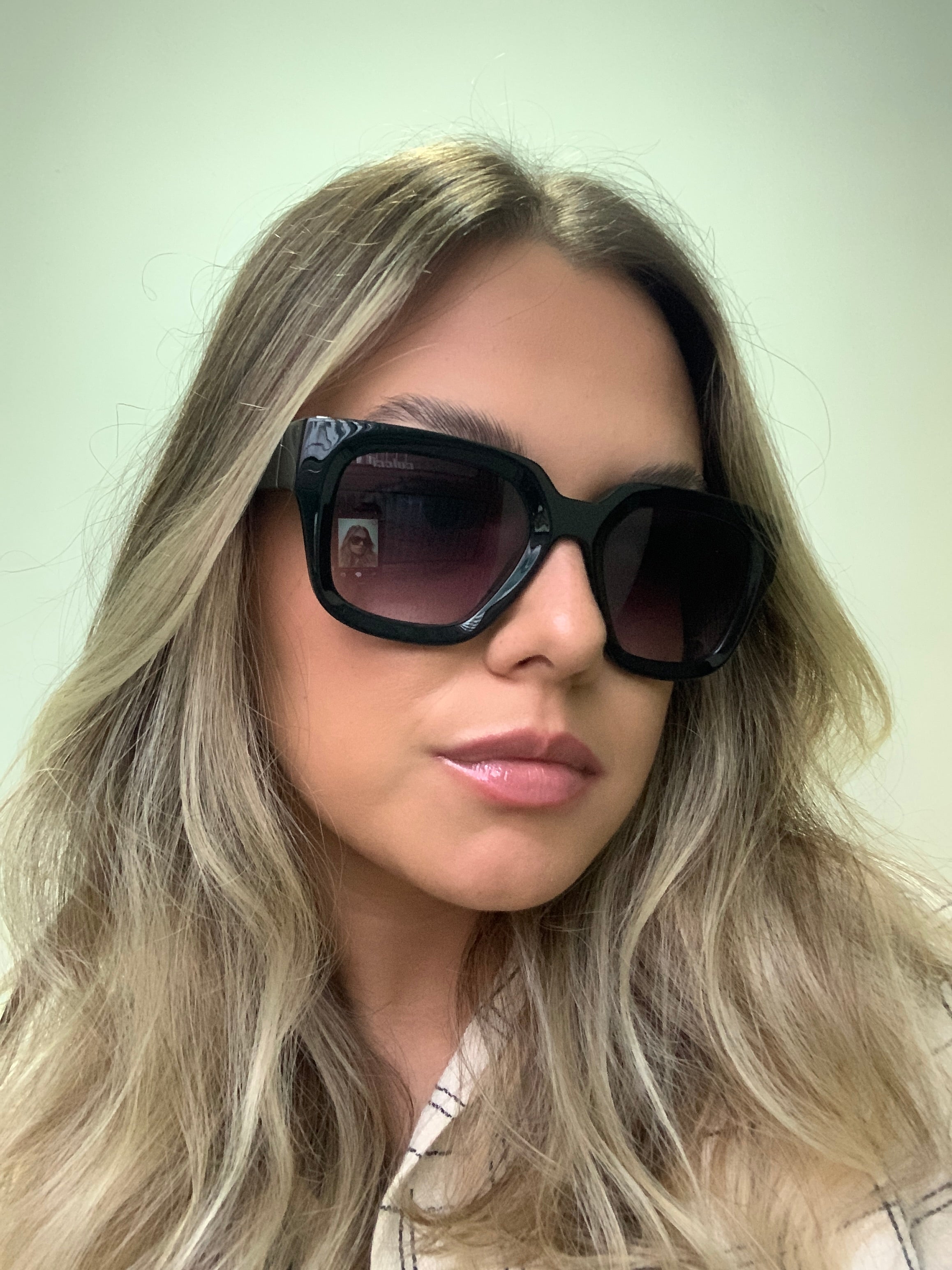 Colcci Astrid retrô Preto Brilho/ Preto Degradê - Solar - TAM 51 mm