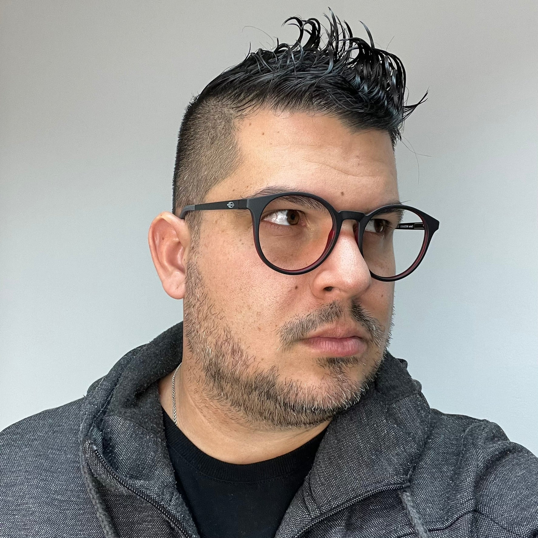 Mormaii Cannes Redondo Preto e Vermelho Fosco - Grau - TAM 51 mm