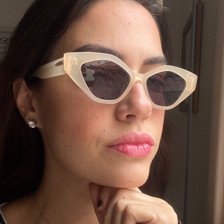 Colcci Camila Queiroz Soho Branco Translúcido Brilho/ Preto - Lente 5,2cm