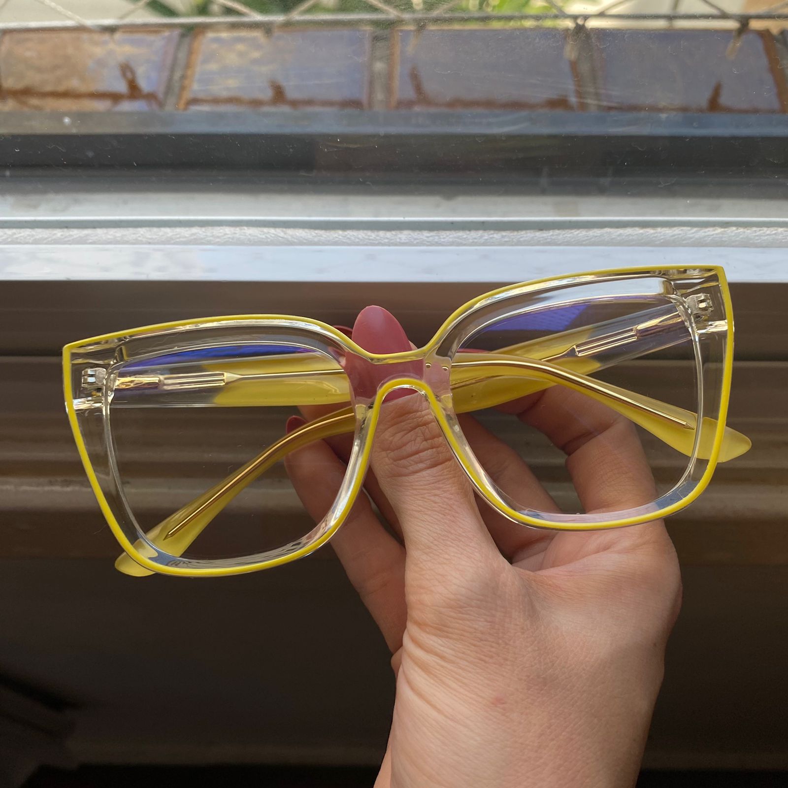 Wee W0255 Amarelo e Translúcido Brilho - Lente 5,2 cm