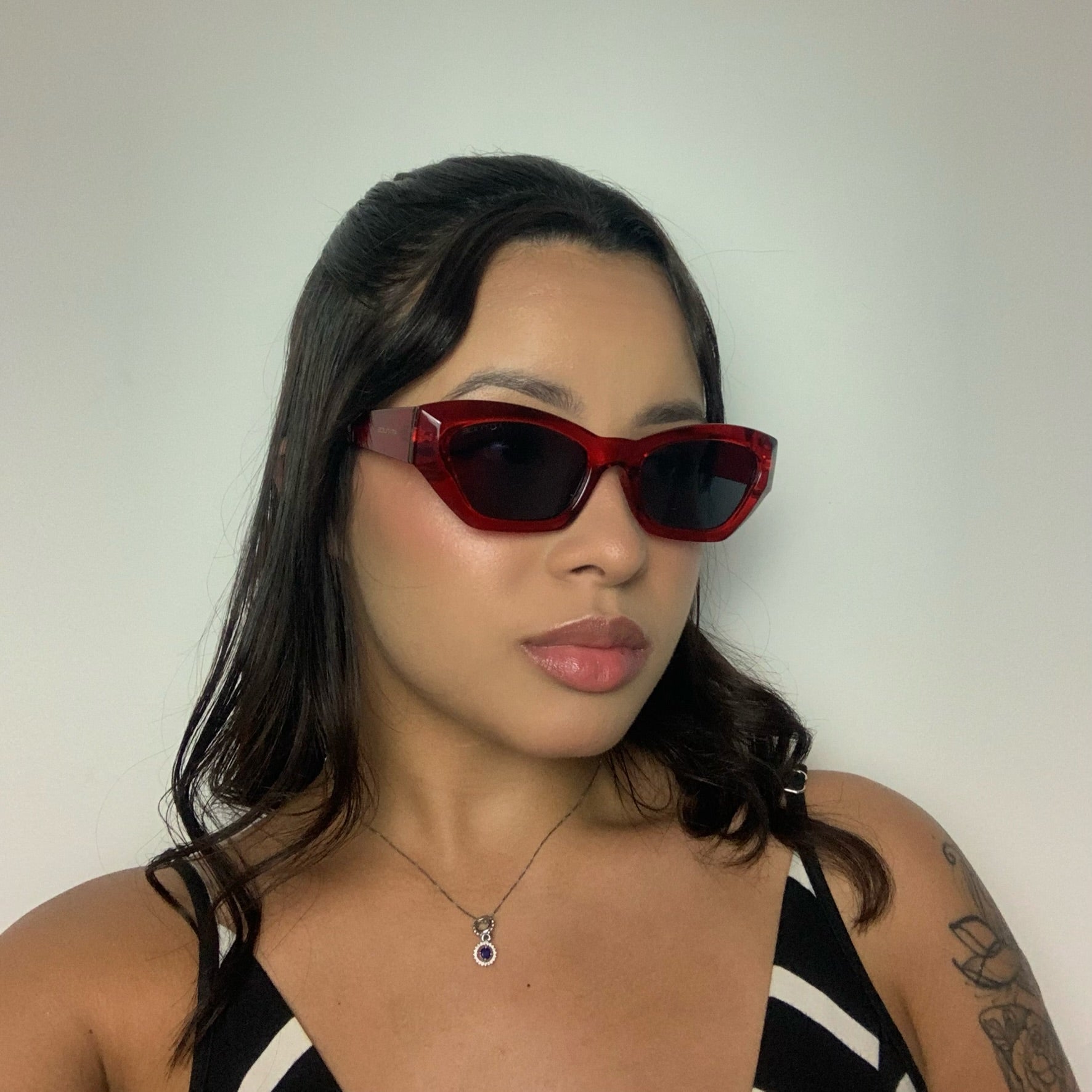 Atitude AT8159 G01 Vermelho Translúcido Preto - Sol - 53 mm