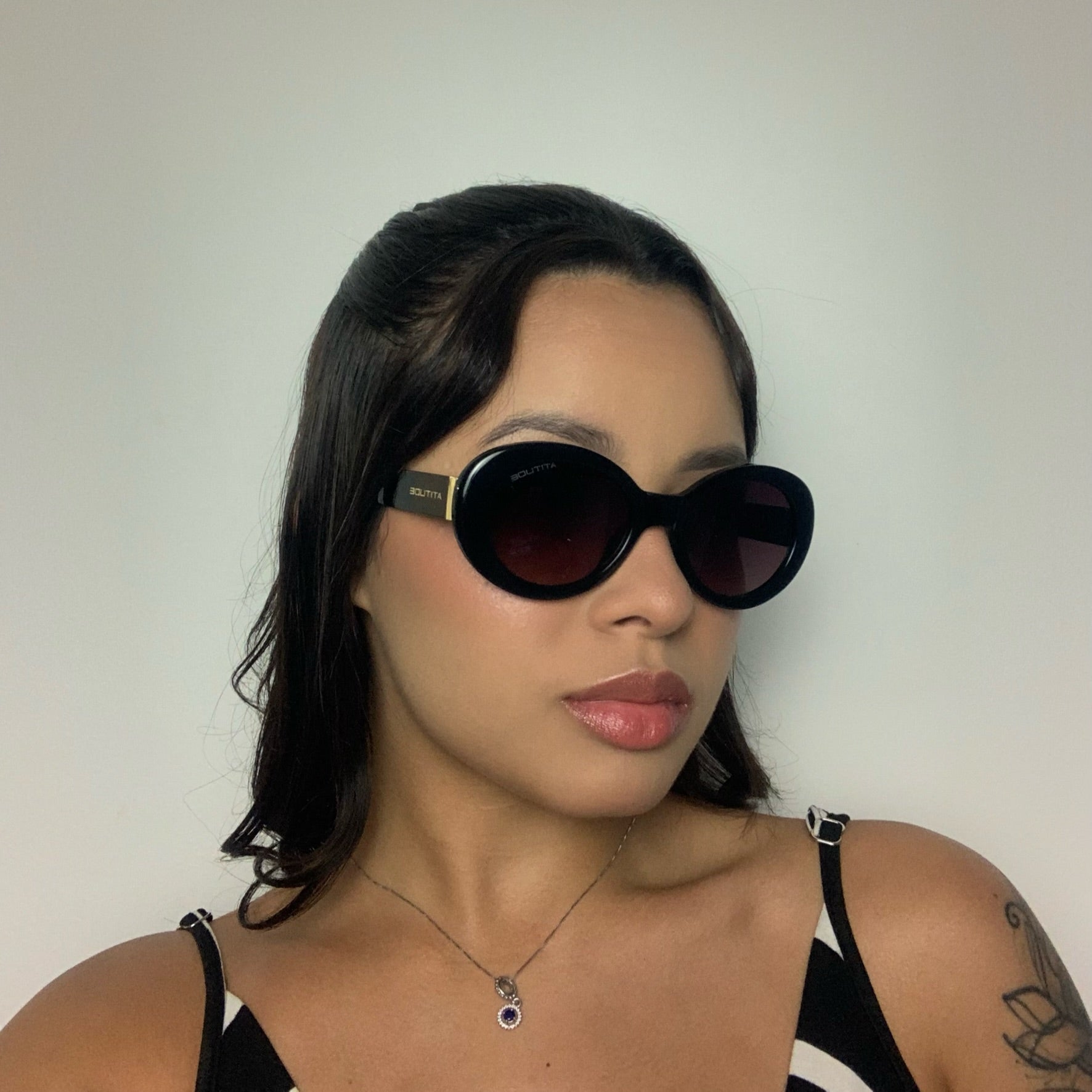 Atitude AT8207 A01 Preto Brilho Preto Degradê - Sol - 51 mm