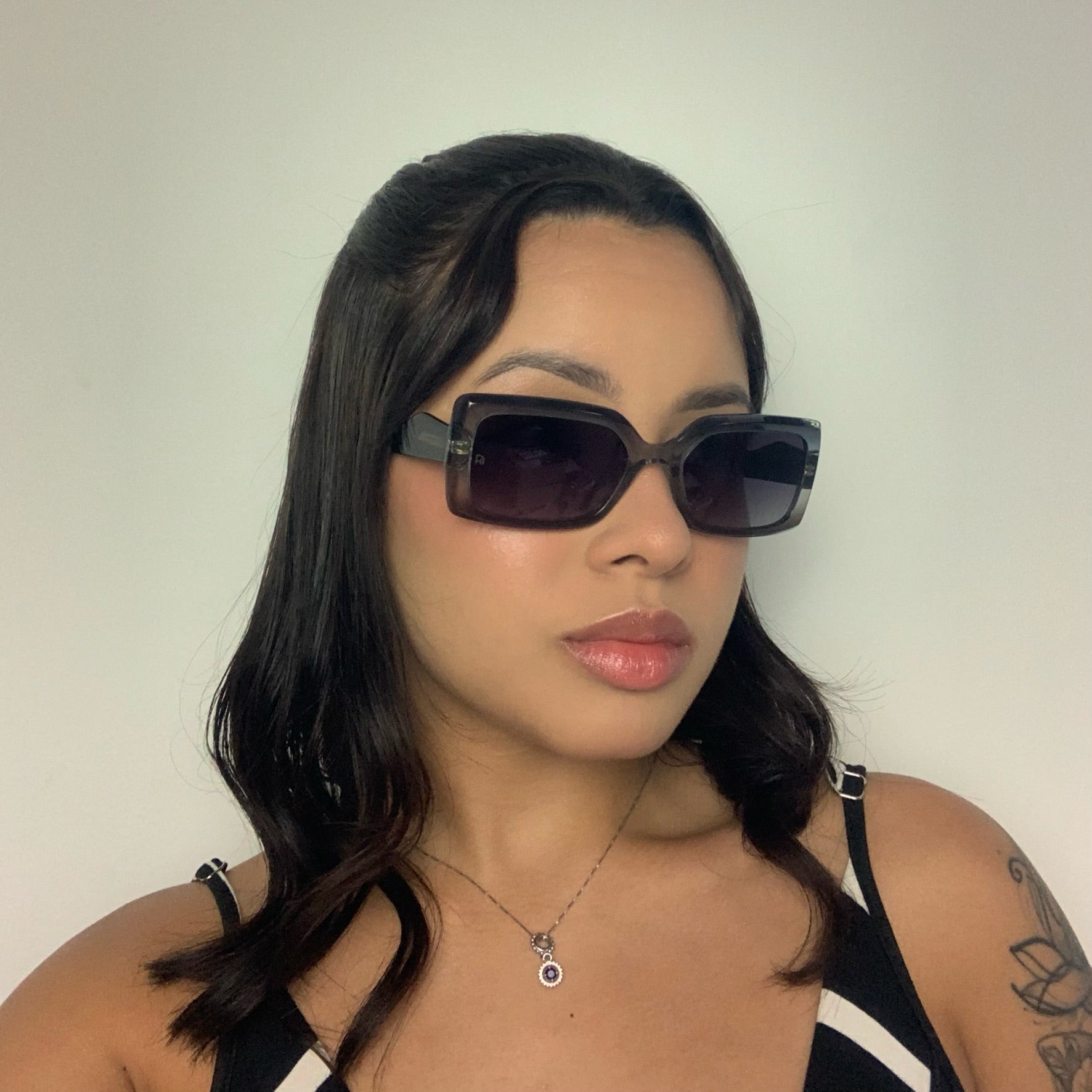 Ana Hickmann Gabi 1 AH90042 A03 - Cinza Translúcido Preto - Sol - 54 mm