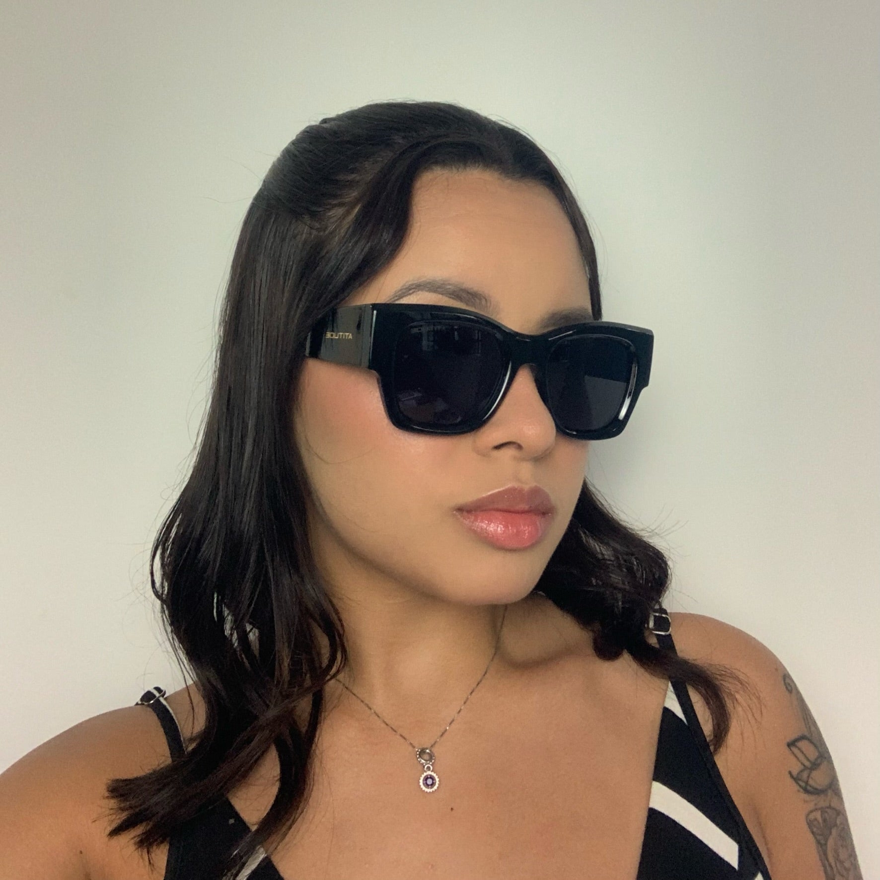 Atitude AT8209M A01 Preto Brilho Preto - Sol - 49 mm